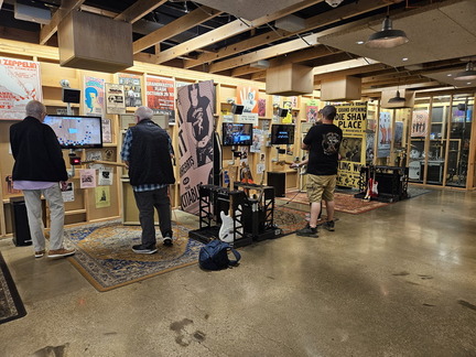 Rock-n-Roll HoF-061125