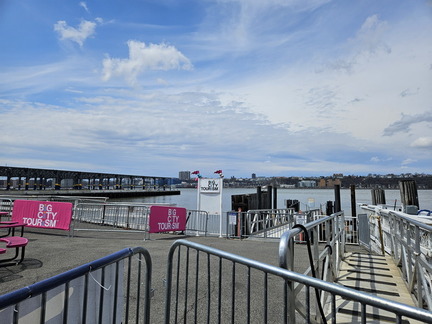 New York Boat Tour Empire State Building-041025