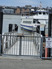 New York Boat Tour Empire State Building-041025