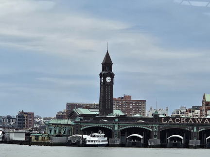 New York Boat Tour Empire State Building-041025