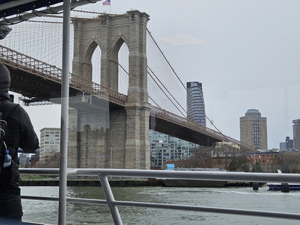 New York Boat Tour Empire State Building-041025